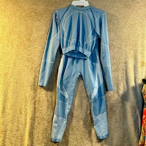 Stretchy athletic 2pc outfit